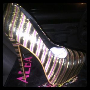 Alba high heeled platforms maroon/black/gld strips